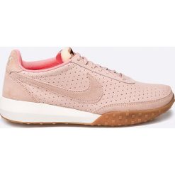 Nike Sportswear - Buty Roshe Waffle RCR NM PRM. Szare obuwie sportowe damskie Nike Sportswear, z materiału. W wyprzedaży za 239.90 zł.