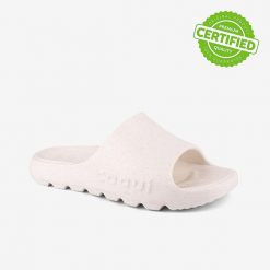 Klapki damskie Coqui Lou. Białe klapki damskie Coqui, bez wzorów, z materiału, bez obcasa. Za 121.99 zł.