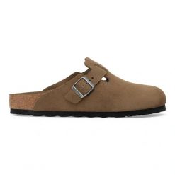 BIRKENSTOCK Boston SFB LEVE Dark Tea Tonal FB Klapki damskie. Brązowe klapki damskie Birkenstock, bez wzorów, ze skóry, klasyczne, bez obcasa. Za 649.99 zł.