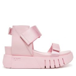 Sandały United Nude. Czerwone sandały damskie United Nude, bez wzorów, bez obcasa, na koturnie, bez zapięcia. Za 689.99 zł.