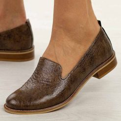 Brązowe skórzane Polskie półbuty damskie Deoni 044. Brązowe półbuty damskie Deoni, na jesień, bez wzorów, ze skóry, biznesowe, z okrągłym noskiem, bez obcasa, na płaskiej podeszwie, bez zapięcia. Za 429.00 zł.