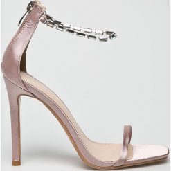Public Desire - Sandały. Szare sandały damskie Public Desire. W wyprzedaży za 119.90 zł.