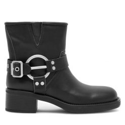 Botki Badura. Czarne botki damskie Badura, bez obcasa, na płaskiej podeszwie, bez zapięcia. Za 429.99 zł.