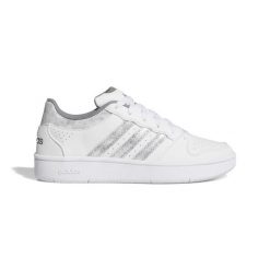 Buty do koszykówki dla kobiet adidas Hoops Classic. Białe obuwie sportowe damskie Adidas, bez wzorów, do koszykówki. Za 357.50 zł.