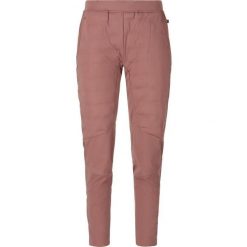 Spodnie narciarskie dla kobiet Endurance Eluna Primaloft WB. Brązowe spodnie materiałowe damskie Endurance, bez wzorów. Za 405.50 zł.