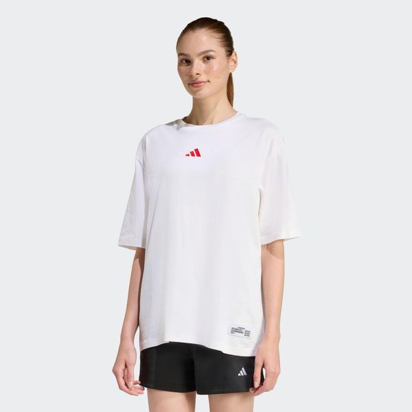KOSZULKA MINI EMBROIDERY OVERSIZED GRAPHIC. Białe koszulki sportowe damskie Adidas, l, bez wzorów, z bawełny, bez kołnierzyka, bez ramiączek. Za 129.00 zł.
