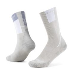 Skarpety BUFF Coolnet Crew. Brązowe skarpety damskie Buff, bez wzorów, z elastanu. Za 88.99 zł.