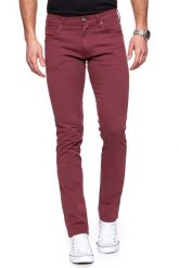 WRANGLER SPODNIE MĘSKIE LARSTON CORDOVAN RED W18SHD13G 112127497. Czerwone spodnie materiałowe męskie Wrangler, l, bez wzorów, z materiału. W wyprzedaży za 99.99 zł.