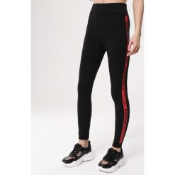 Czarno-Czerwone Legginsy Highly Valued. Legginsy damskie marki Born2be. Za 29.99 zł.
