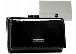 Portfel skórzany 4U Cavaldi [DH] H23-1-SH9 czarny. Czarne portfele damskie 4U Cavaldi, z aplikacjami, z lakierowanej skóry. Za 75.99 zł.