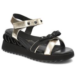 Złote Sandały S.Barski Stylowe Obuwie Damskie. Żółte klapki damskie S.BARSKI, bez wzorów, bez obcasa, na koturnie, bez zapięcia. Za 279.00 zł.