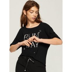 T-shirt z aplikacją - Czarny. T-shirty damskie marki Sinsay. W wyprzedaży za 14.99 zł.