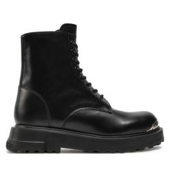 Trapery LOVE MOSCHINO. Czarne śniegowce i trapery damskie Love Moschino. Za 1,299.00 zł.