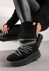 Czarne Wsuwane Śniegowce na Grubej Podeszwie Zdobione Futerkiem i Imitacją Sznurówek Avadira. Czarne śniegowce i trapery damskie Born2be, z jeansu. Za 69.99 zł.