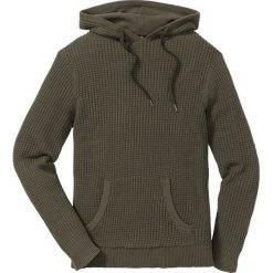 Sweter z kapturem Regular Fit bonprix ciemnooliwkowy melanż. Swetry przez głowę męskie marki bonprix. Za 44.99 zł.