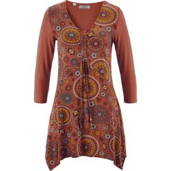 Tunika, rękawy 3/4 bonprix brązowy marsala z nadrukiem. Czerwone tuniki damskie bonprix, z nadrukiem, z asymetrycznym kołnierzem. Za 59.99 zł.