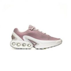 Buty do chodzenia damskie Nike W Air Max Dn. Czerwone obuwie sportowe damskie Nike, bez wzorów, z materiału, trekkingowe. Za 599.00 zł.