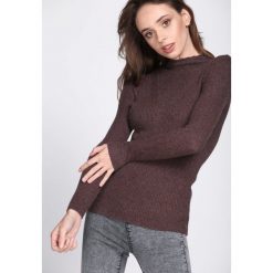 Brązowy Sweter By Birth. Brązowe swetry damskie Born2be, na jesień. Za 34.99 zł.