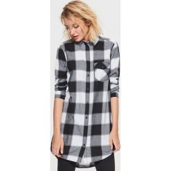 Koszulowa sukienka w kratę - Czarny. Sukienki damskie marki Cropp. W wyprzedaży za 39.99 zł.