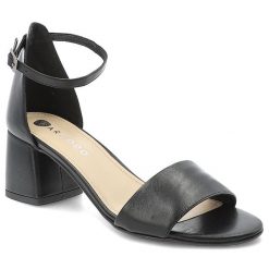 Czarne Sandały Armodo Eleganckie Obuwie Damskie Na Obcasie. Czarne klapki damskie Armodo, bez wzorów, ze skóry, bez obcasa, na obcasie, bez zapięcia. Za 339.00 zł.