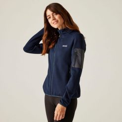 Softshell turystyczny damski Aldean. Niebieskie kurtki sportowe damskie Regatta, na lato, bez wzorów, z softshellu, bez kaptura, trekkingowe. Za 139.99 zł.