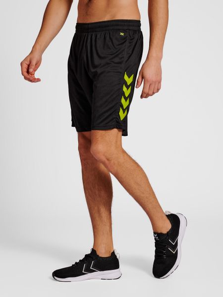 Szorty Hummel hmlhmlCORE. Czarne krótkie spodenki sportowe męskie Hummel, s, bez wzorów, z poliamidu, na fitness i siłownię. Za 41.00 zł.