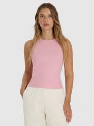 4F Top slim gładki damski - różowy L. Czerwone koszulki sportowe damskie 4f, l, bez wzorów, z bawełny, bez kołnierzyka, bez ramiączek. Za 39.99 zł.