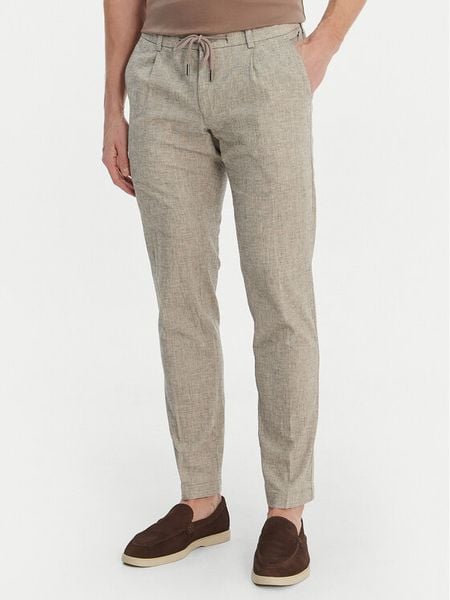 Bugatti Chinosy 1950-16210E Beżowy Slim Fit. Brązowe eleganckie spodnie męskie Bugatti, m, bez wzorów, z bawełny. Za 475.99 zł.