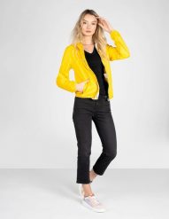 Invicta Kurtka | 4431300 | Kobieta | Żółty. Żółte kurtki damskie Invicta, m, bez wzorów, z poliamidu, bez kaptura. W wyprzedaży za 259.00 zł.