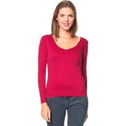 Koszulka w kolorze czerwonym. T-shirty damskie marki Assuili. W wyprzedaży za 45.95 zł.