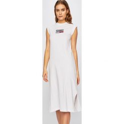 Tommy Jeans - Sukienka. Sukienki damskie marki Tommy Jeans. Za 299.90 zł.