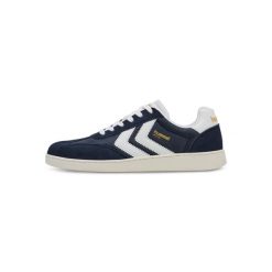 Trenerzy Hummel VM78 CPH. Białe buty sportowe męskie Hummel, z nylonu, bez zapięcia. Za 340.00 zł.