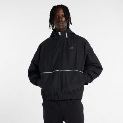 Kurtka męska New Balance MJO5BXBK – czarna. Czarne kurtki sportowe męskie New Balance, m, bez wzorów, z materiału. Za 579.99 zł.