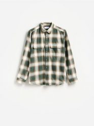 Koszula w kratę regular fit - ciemnozielony. Zielone koszule męskie Reserved, l, bez wzorów, z bawełny, bez kołnierzyka, bez ramiączek. Za 129.99 zł.
