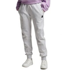 Spodnie turystyczne damskie Superdry Code Tech. Szare spodnie sportowe damskie Superdry., bez wzorów, z bawełny, trekkingowe. W wyprzedaży za 145.00 zł.