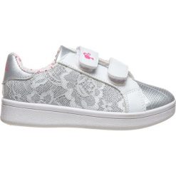 Sneakersy w kolorze biało-srebrnym. Trampki i tenisówki dziewczęce marki Barbie, Miss Sixty. W wyprzedaży za 72.95 zł.