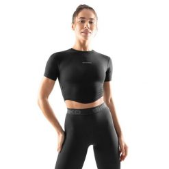 Damska koszulka treningowa crop top z krótkim rękawem Fitness Siroko Sculpt. Czarne koszulki sportowe damskie SIROKO, l, bez wzorów, z tkaniny, bez kołnierzyka. Za 84.00 zł.