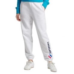 Spodnie turystyczne damskie Superdry Code Applique dresowe. Białe spodnie dresowe damskie Superdry., l, bez wzorów, z bawełny, trekkingowe. W wyprzedaży za 145.00 zł.