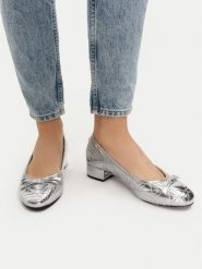 Steve Madden Czółenka Cherish-Q SM11003516 Srebrny. Szare czółenka damskie Steve Madden, bez wzorów, ze skóry, bez obcasa, bez zapięcia. Za 241.99 zł.