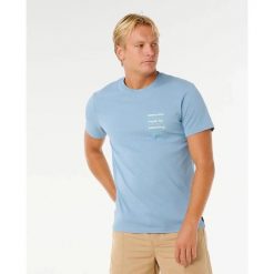 Męska koszulka RIP CURL Vaporcool Search 3 Stacks Tee niebieska. Niebieskie koszulki sportowe męskie Rip Curl, na lato, l, bez wzorów, z materiału, bez kołnierzyka, bez ramiączek, na fitness i siłownię. Za 148.00 zł.