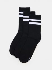 Długie skarpetki OEKO-TEX 3 pack - czarny. Czarne skarpety męskie Sinsay, bez wzorów. Za 17.99 zł.