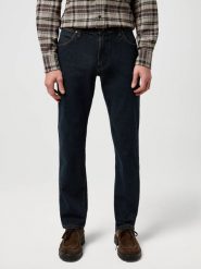 MĘSKIE SPODNIE WRANGLER GREENSBORO NIGHTFALL 112370848. Spodnie materiałowe męskie Wrangler, l, bez wzorów, z jeansu. Za 219.99 zł.