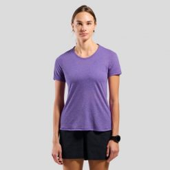Koszulka damska Odlo ESSENTIAL LINENCOOL T-shirt crew neck s/s. Fioletowe koszulki sportowe damskie Odlo, s, bez wzorów, sportowe, bez kołnierzyka. W wyprzedaży za 202.00 zł.