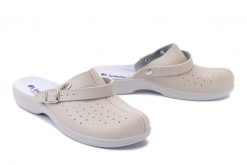 INBLU AE-04 002 beżowy, klapki damskie. Brązowe klapki damskie Inblu, w ażurowe wzory, bez obcasa. Za 80.99 zł.