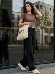 Bawełniana koszulka - brązowy. Brązowe t-shirty damskie Sinsay, l, bez wzorów, z bawełny, bez kołnierzyka. Za 9.99 zł.