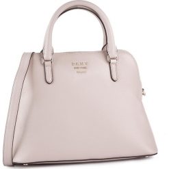Torebka DKNY - Whitney-Lg Dome Satc R91DHA95 Iconic Blush 3IB. Czerwone torebki do ręki damskie marki DKNY, bez wzorów, ze skóry, klasyczne. Za 1,069.00 zł.