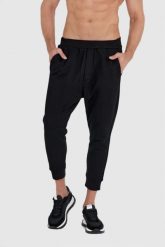 DSQUARED2 Czarne spodnie męskie relax dean joggers. Czarne spodnie materiałowe męskie Dsquared2, l, bez wzorów, z bawełny. W wyprzedaży za 999.99 zł.