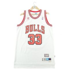 Second life - Koszulka męska NBA Chicago Bulls - Stan bardzo dobry. Białe koszulki sportowe męskie NBA, l, bez wzorów, bez kołnierzyka, bez ramiączek, do koszykówki. Za 212.96 zł.