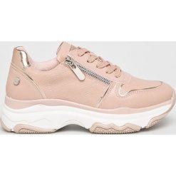 XTI - Buty. Czerwone obuwie sportowe damskie Xti, bez wzorów, z gumy, Adidas Advantage. W wyprzedaży za 149.90 zł.