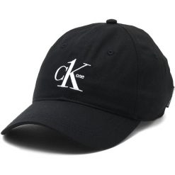 Czapka Calvin Klein, Kobiety. Czarne czapki i kapelusze damskie Calvin Klein, bez wzorów, z bawełny. Za 290.00 zł.